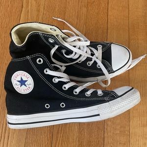Converse size 8 womens (6 mens) GUC